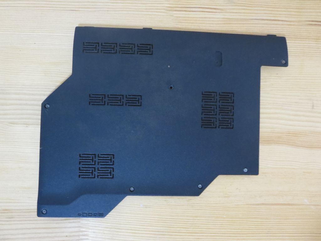 Сервисная крышка Lenovo IdeaPad Z570 - фото фото фото 0