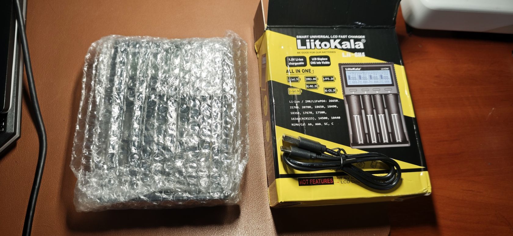 Розумне Нове справне зарядне LiitoKala Lii-CH4  для 18650/AA/AAA/21700 акумуляторів - фото фото фото 1