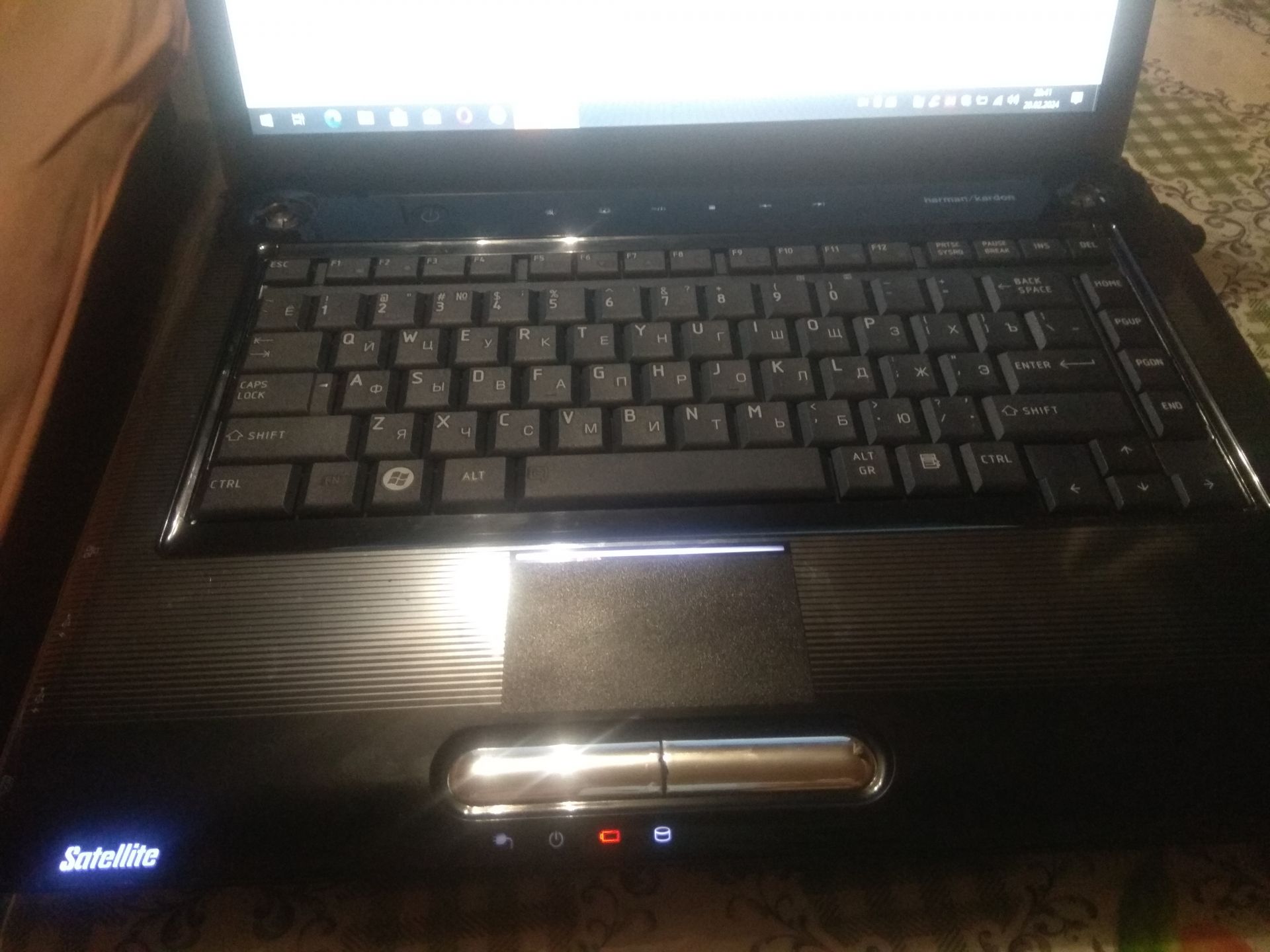 Ноутбук Toshiba Satellite A 300-14S - фото фото фото 3