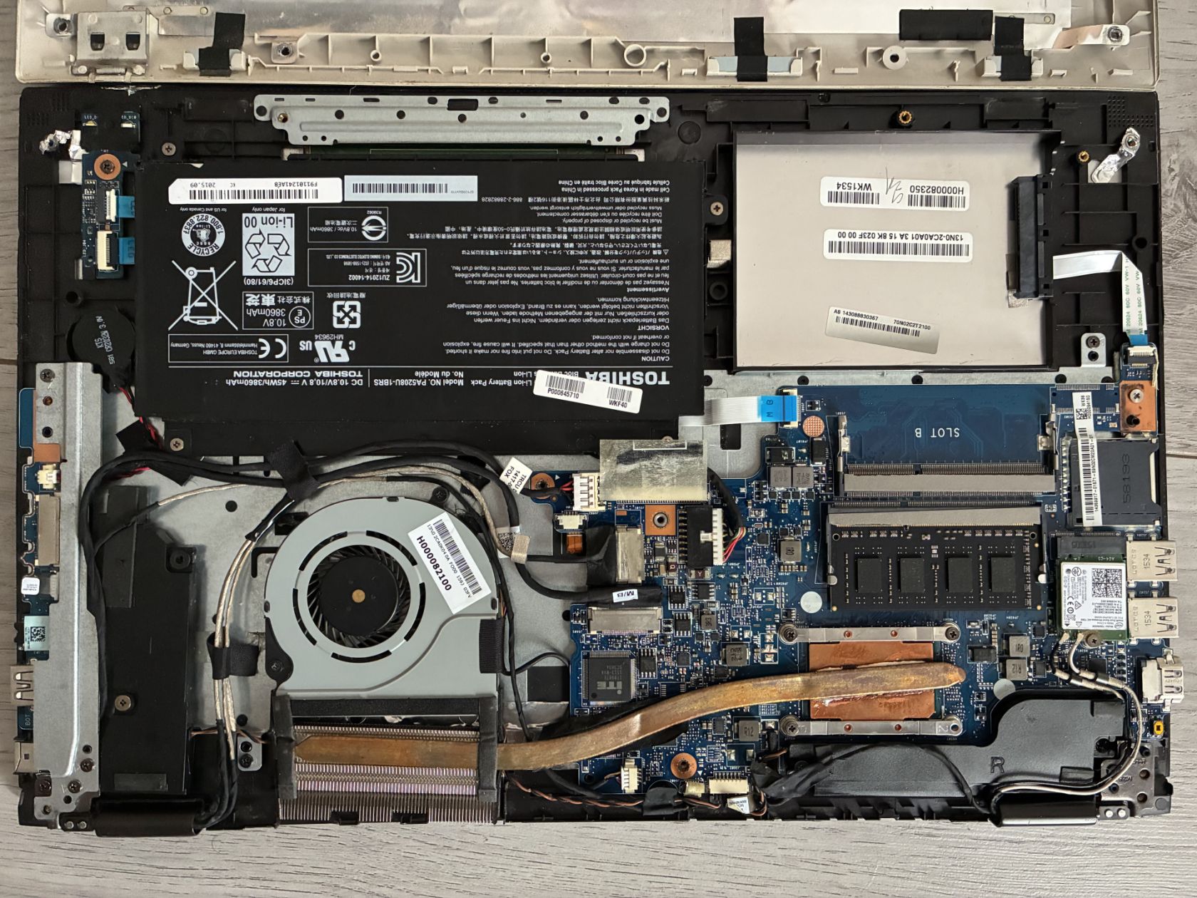 Toshiba satellite p55w-c5314   (2в1) - фото фото фото 2