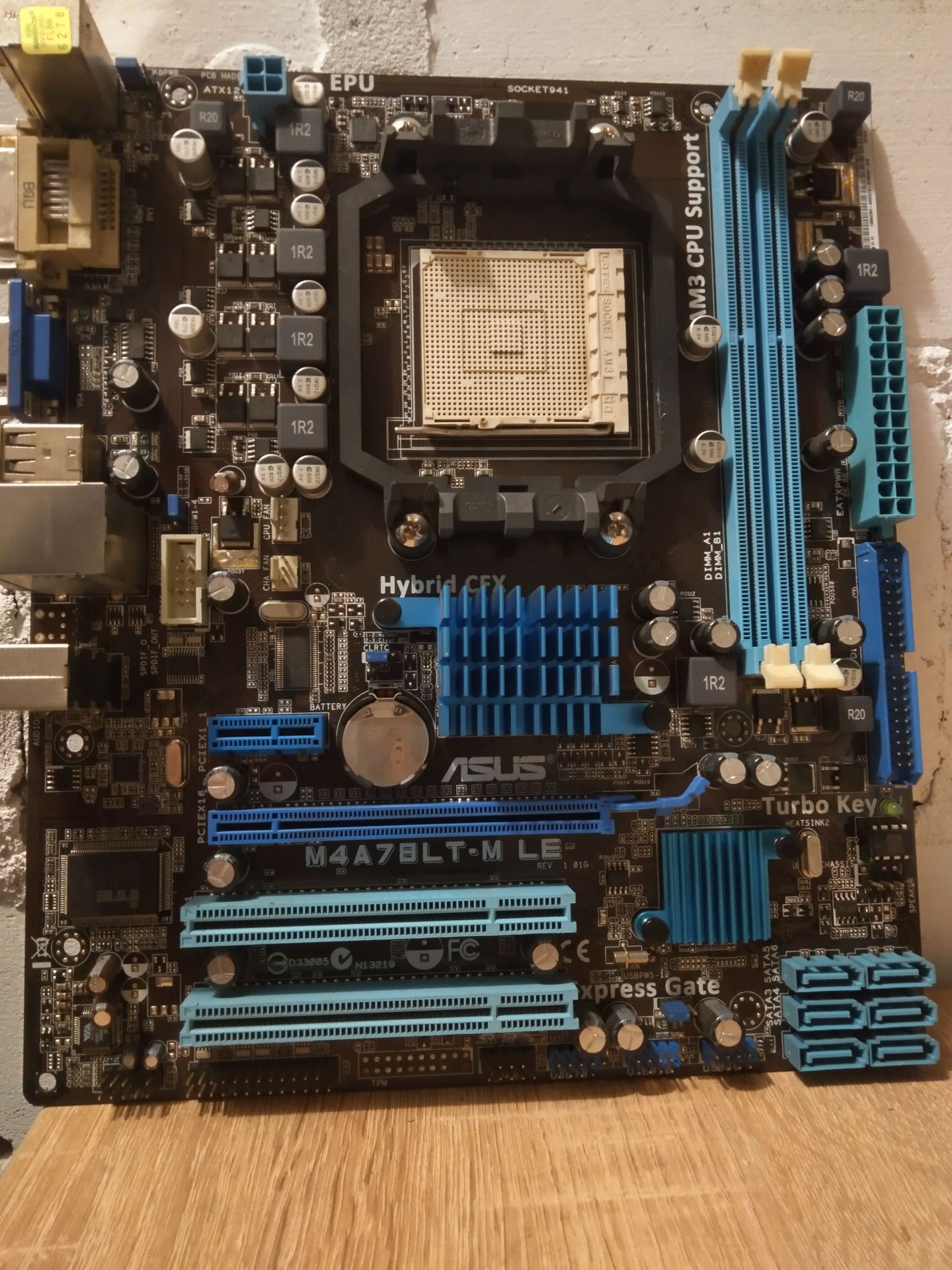Материнская плата Socket AM3 / ASUS M4A78LT-M LE MicroATX 2x DDR3 - фото фото фото 2