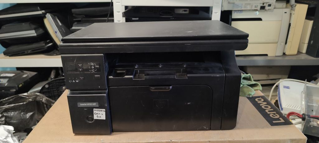Лазерный МФУ HP LaserJet Pro M1132 MFP № 24090826 - фото фото фото 0