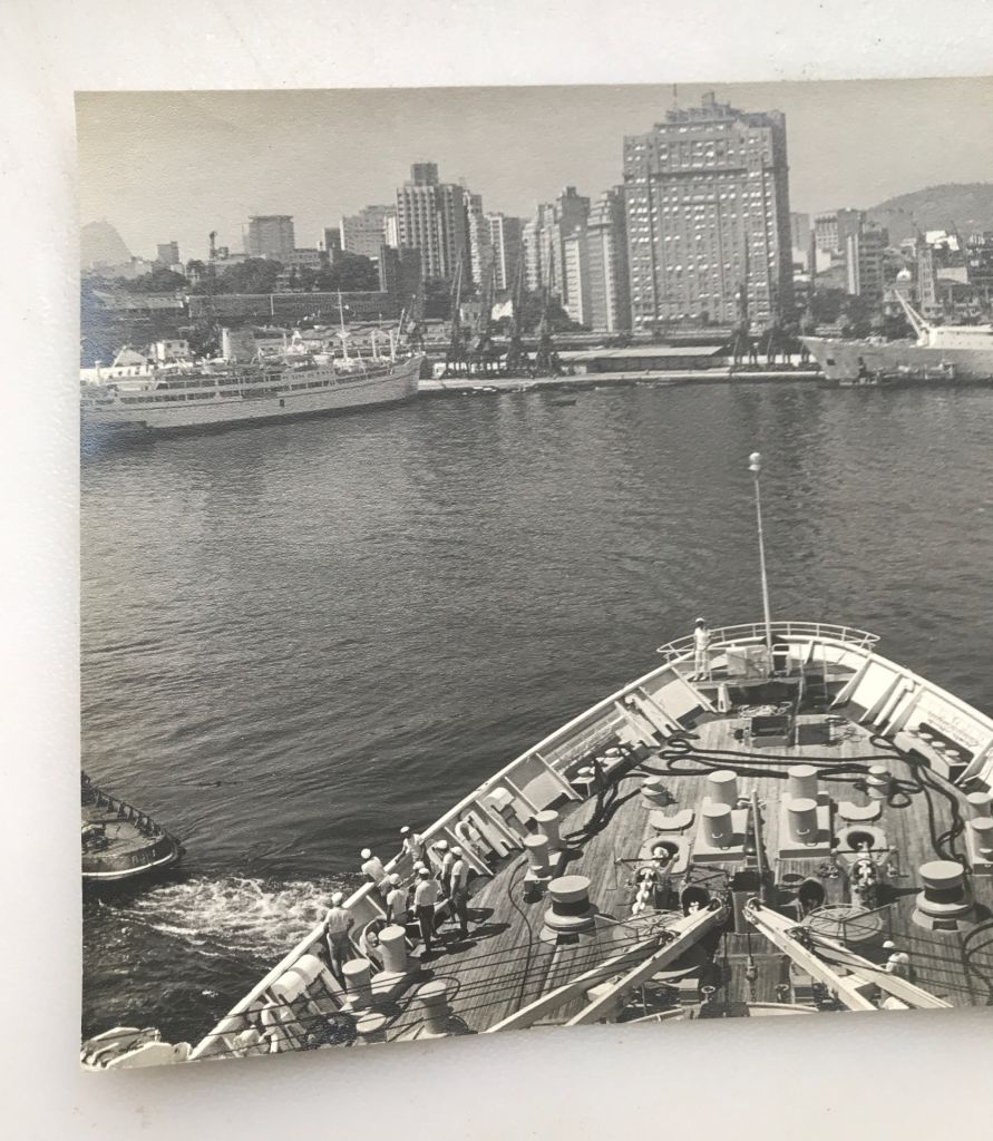 Судова фотографія з т/х "Тарас Шевченко". Бак  (нос) судна. Заход в порт. - фото фото фото 2