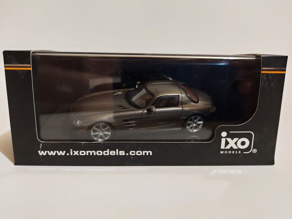 IXO 1:43 Mercedes-Benz SLS AMG  (2010) matt-brown - фото фото фото 7