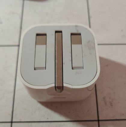 Apple USB-C 20W Power Adapter  (Model A2344) - фото фото фото 2