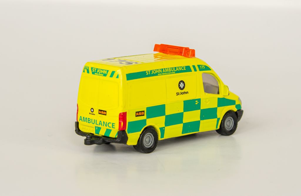 1:55 Mercedes Benz Sprinter St.John Ambulance, Siku 2108 - фото фото фото 2