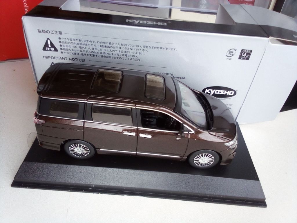 Nissan Elgrand by Kyosho 1:43 - фото фото фото 3