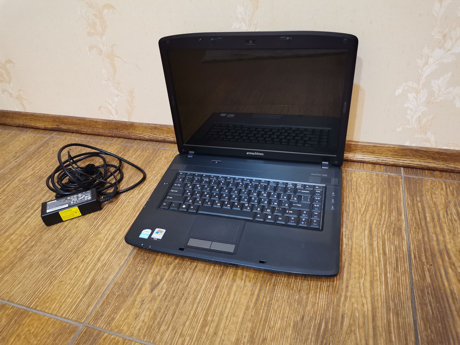 Ноутбук Acer Emachines E520 3 ГБ - фото фото фото 0
