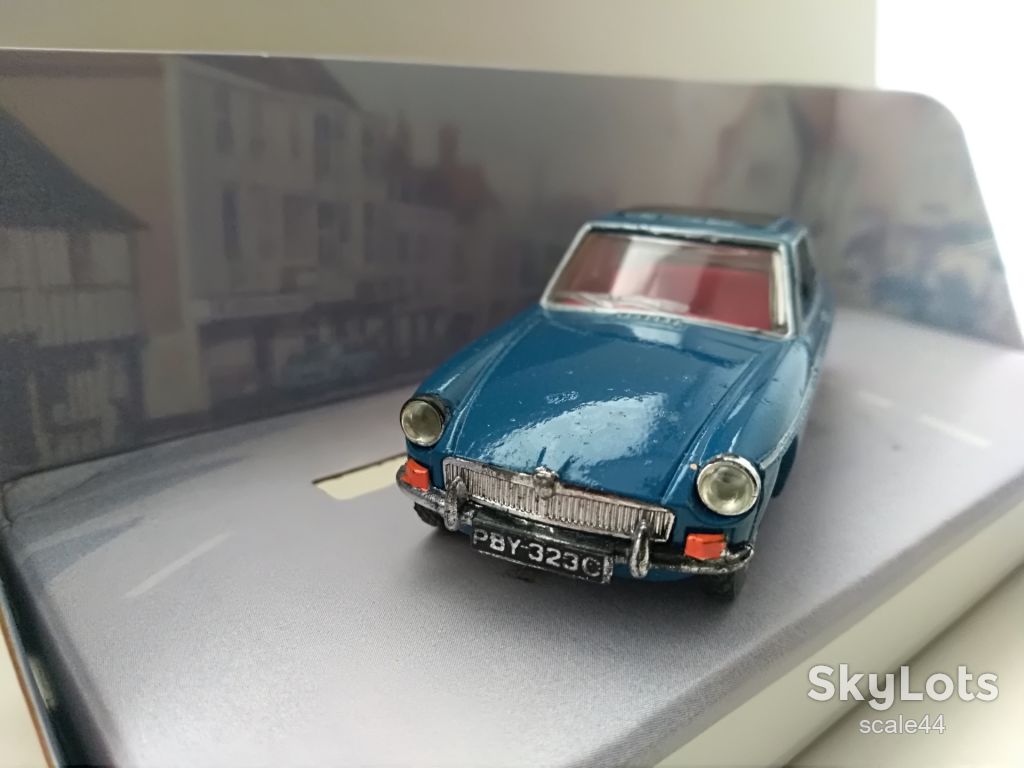 MGB GT V8 1973.Dinky.1/43 - фото фото фото 2