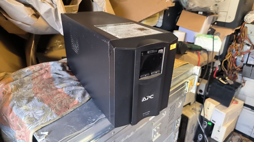 Бесперебійник ДБЖ APC Smart-UPS C1500 SMC1500I №2 - фото фото фото 1