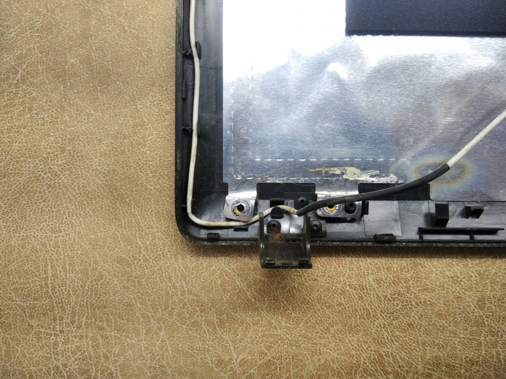Б/У Крышка матрицы на Lenovo G585 - фото фото фото 4