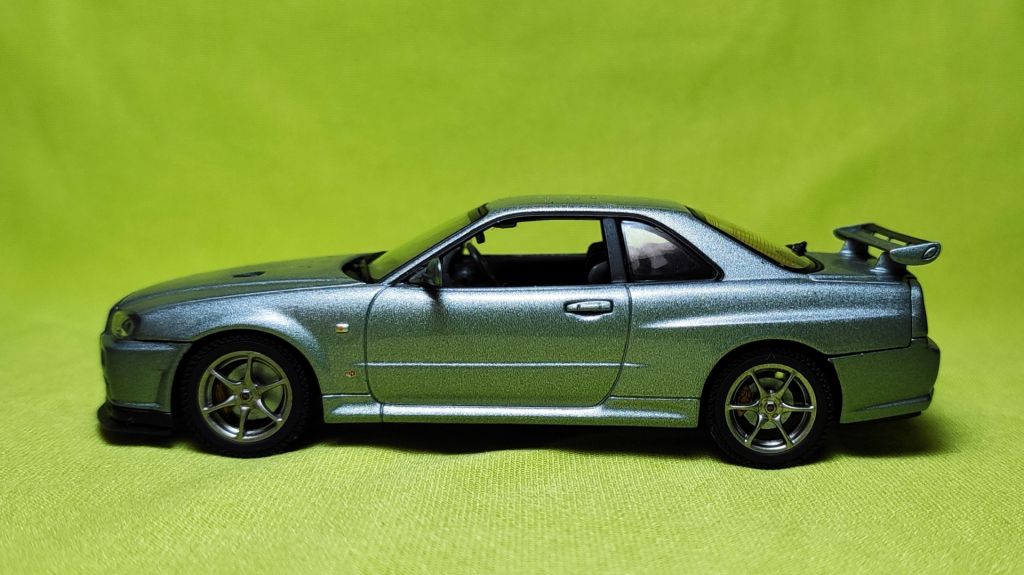 Модель 1/43 Nissan Skyline GT-R   (R34) V-spec ІІ   (AUTOart) - фото фото фото 2