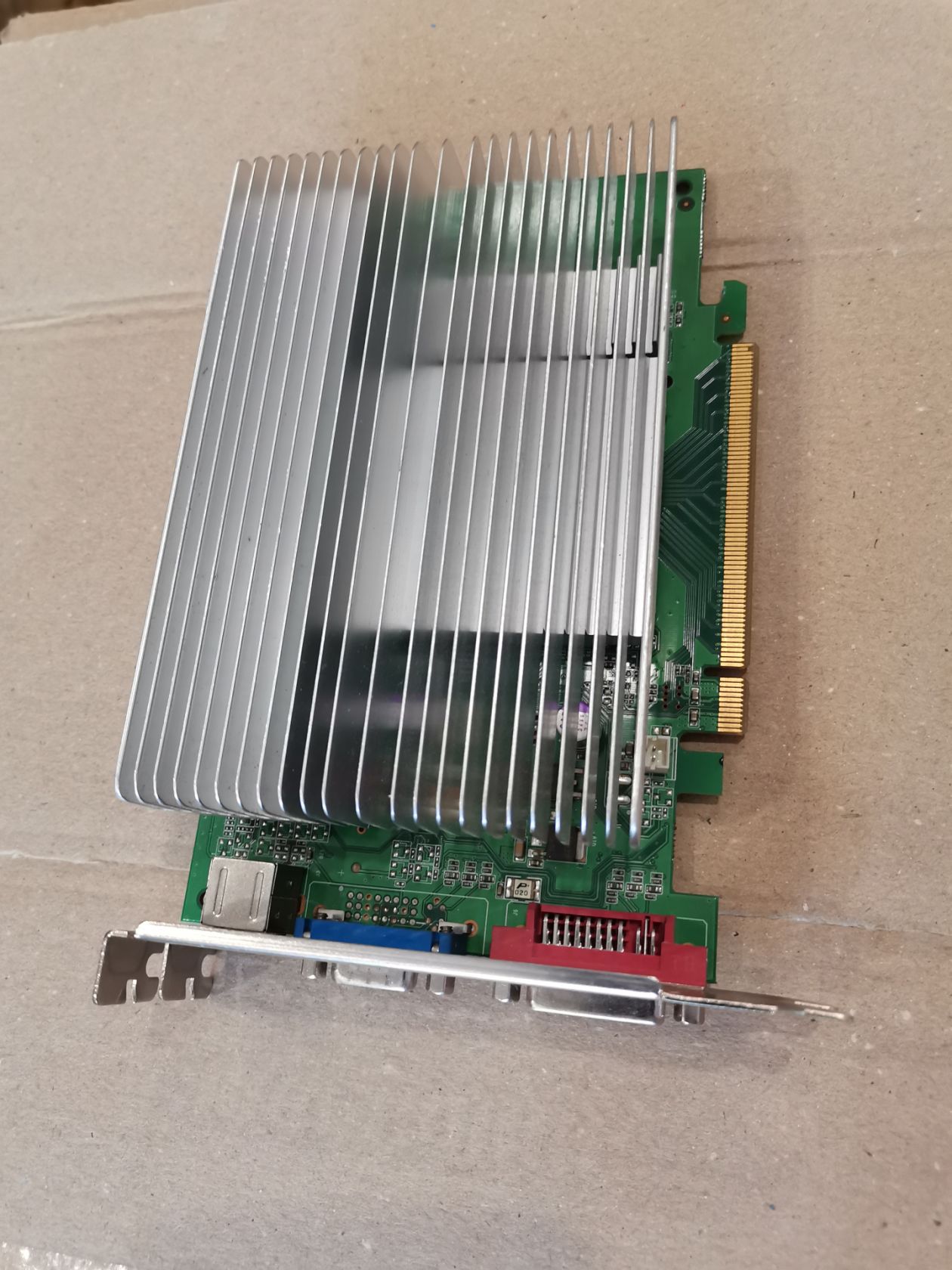 Видеокарта GeForce 8600GT Sonic PCI-E 256mb GDDR3 - фото фото фото 0