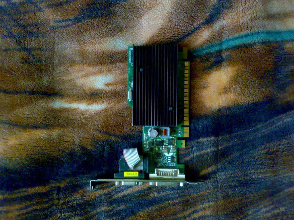 Видеокарта GeForce 8400 GS DDR2 256 Mb - фото фото фото 0
