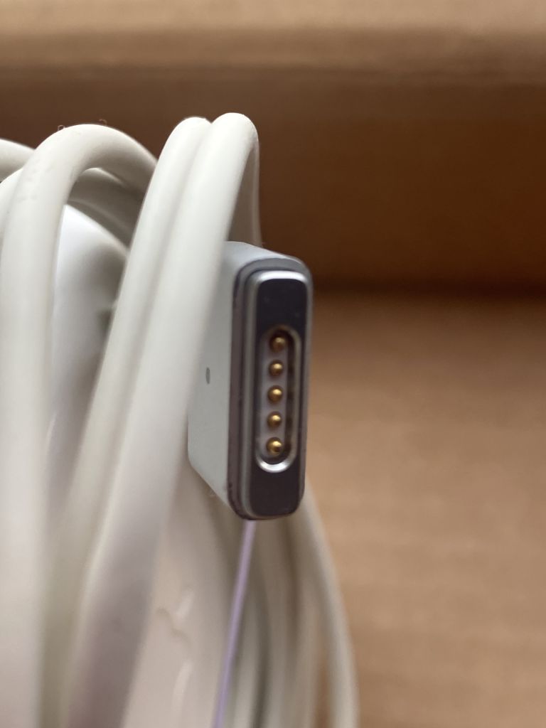 Apple MagSafe 2 85W зарядка для MacBook Pro     (нерабочая) - фото фото фото 5