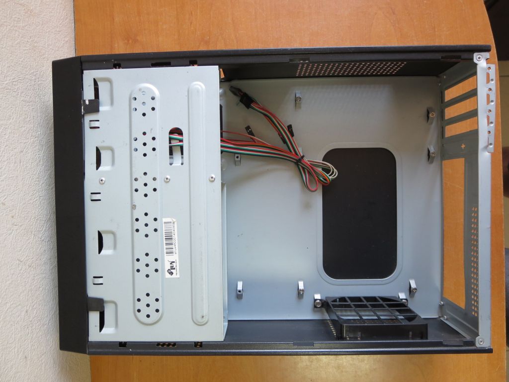 Компьютерный корпус LUX micro-ATX черный с серым компактный - фото фото фото 4