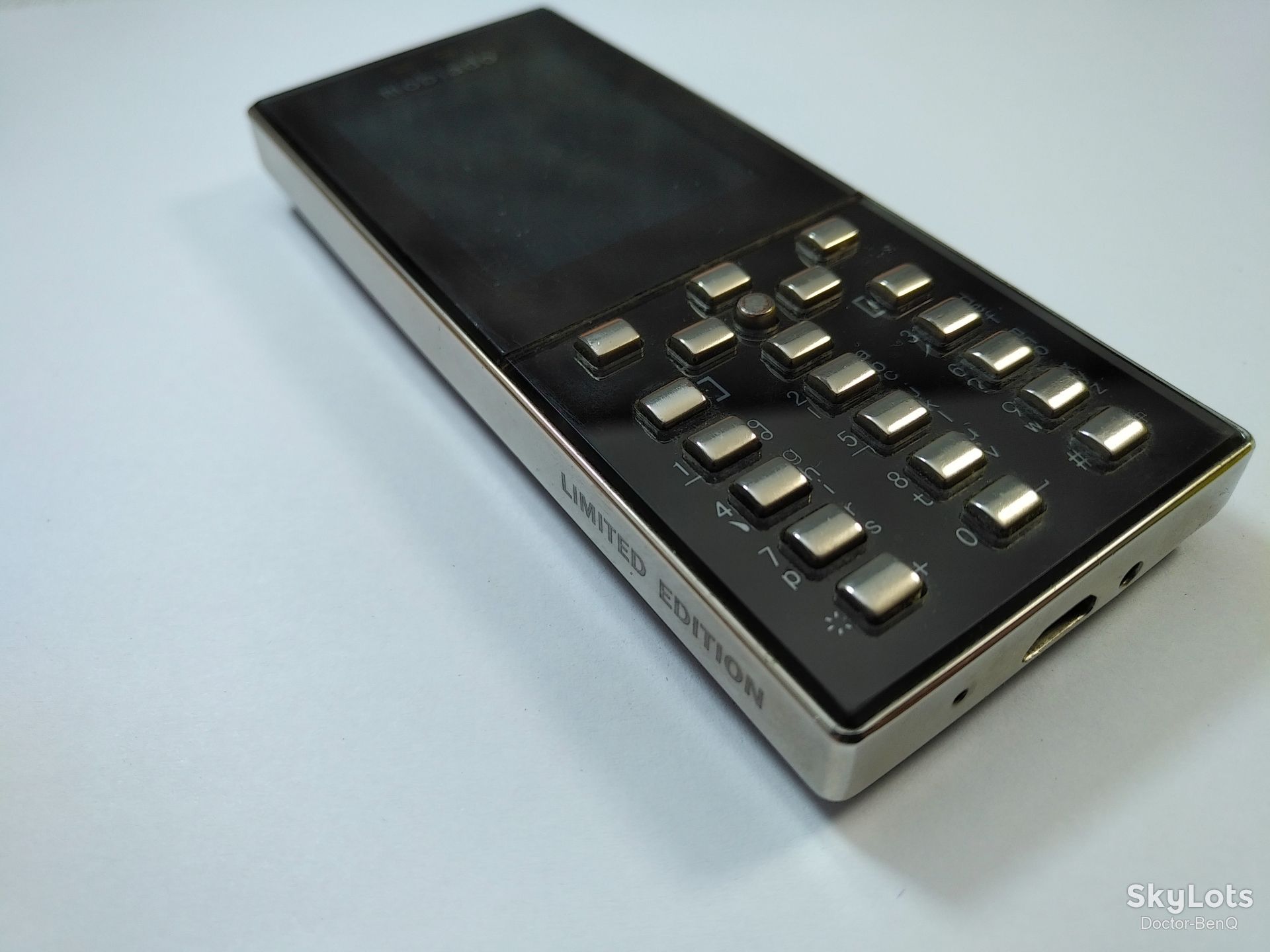 Vertu Mobiado S305 Professional MP105 Limited Edition - фото фото фото 0