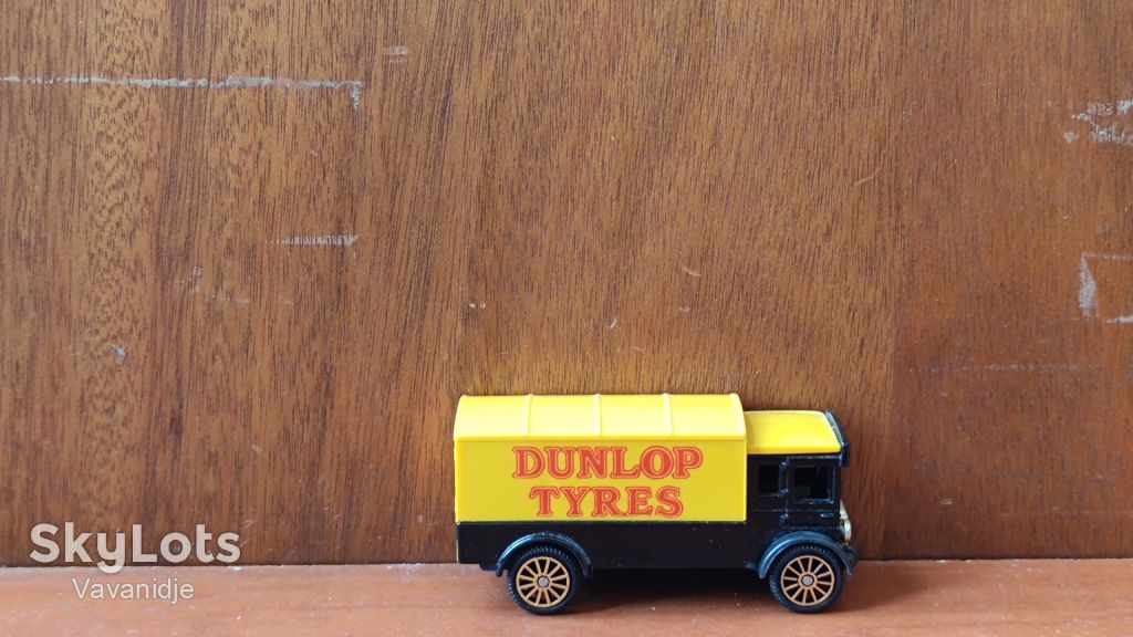 Corgi A.E.C. VAN B DUNLOP TYRES made in Great Britain - фото фото фото 0