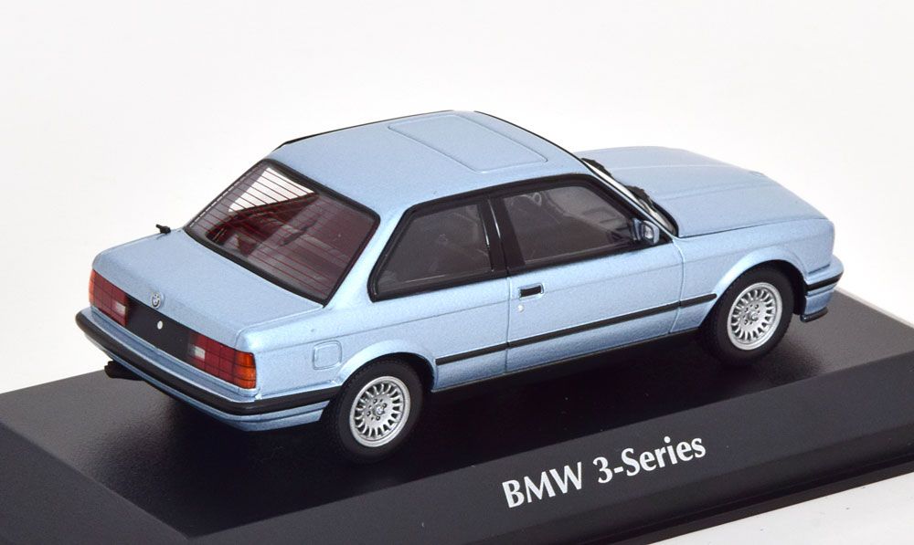 Maxichamps 1:43 BMW 3-Series E30  (1986) silver blue metallic - фото фото фото 1