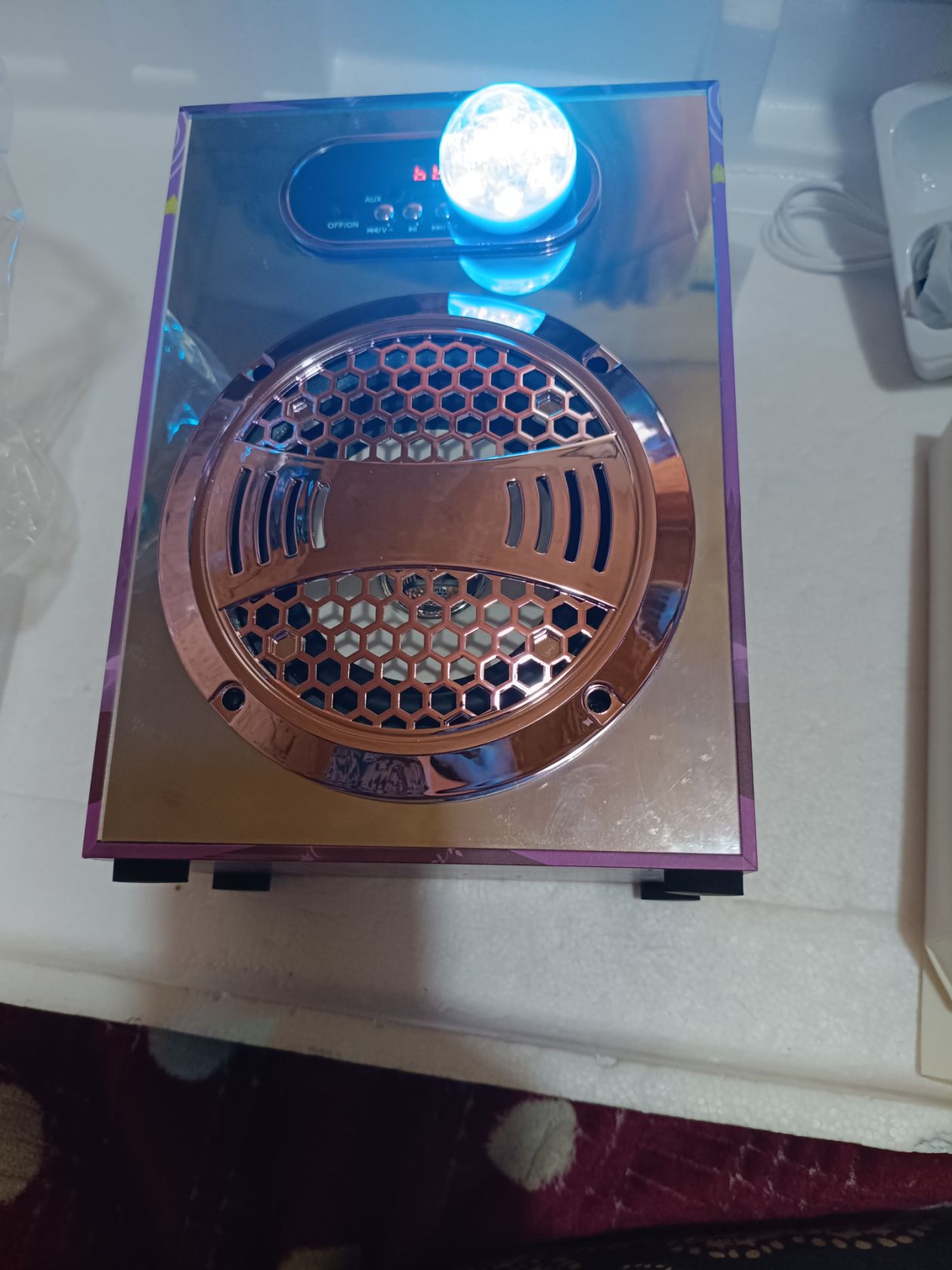 Портативна караоке-система з 2 мікрофонами та LED підсвіткою                            (Bluetooth, USB). Амазон - фото фото фото 2