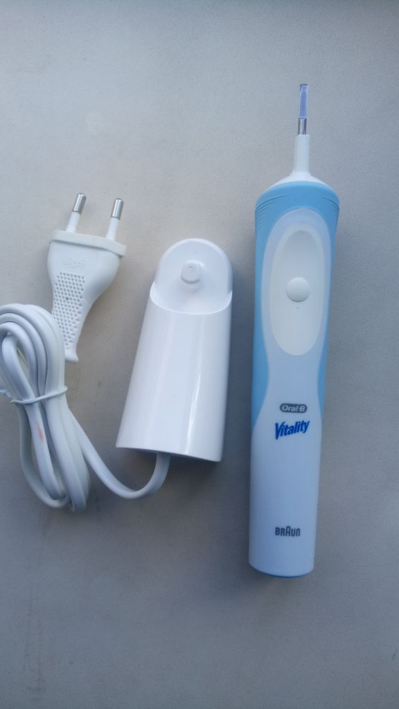 ЗУБНАЯ ЩЕТКА BRAUN VITALITY - фото фото фото 0