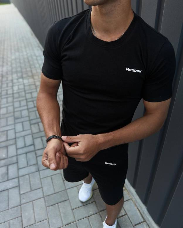 Футболка Reebok чорна - фото фото фото 2