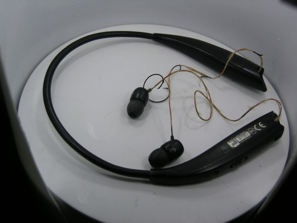 bluetooth стерео гарнитура lg Tone HBS-830 з США - фото фото фото 9