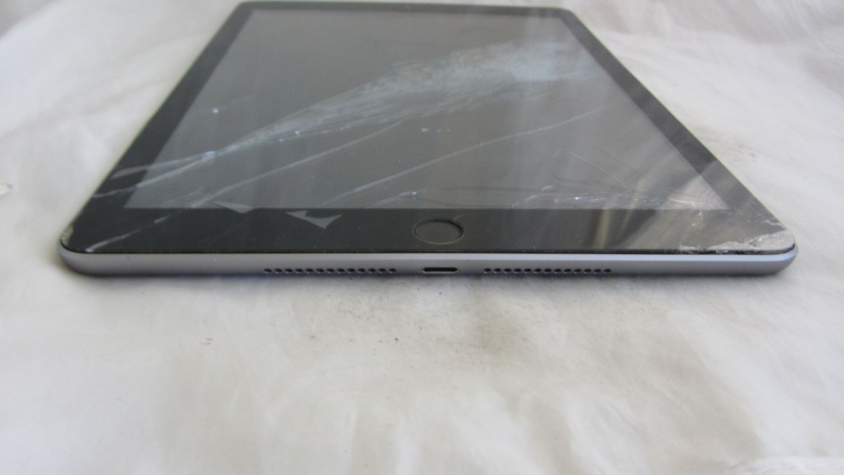 Apple iPad A1893 Black - фото фото фото 1