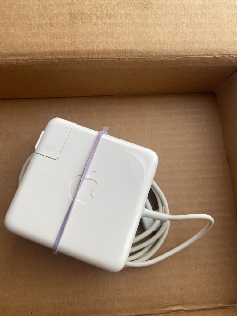 Apple MagSafe 2 85W зарядка для MacBook Pro     (нерабочая) - фото фото фото 0