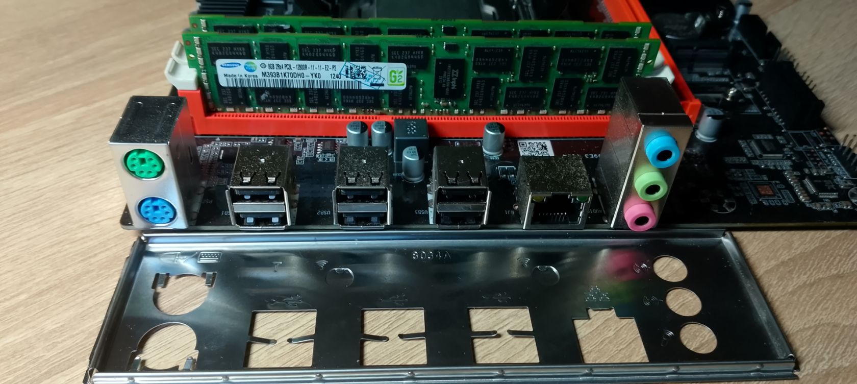 X99E3 V1.4 + e5 2673 v3 + 32 gb ddr3 ecc      ( 4x8) - фото фото фото 2