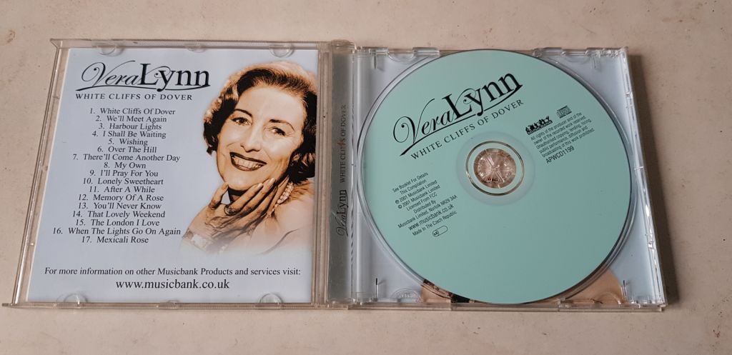 Vera Lynn White Cliffs Of Dover CD фірмовий - фото фото фото 2