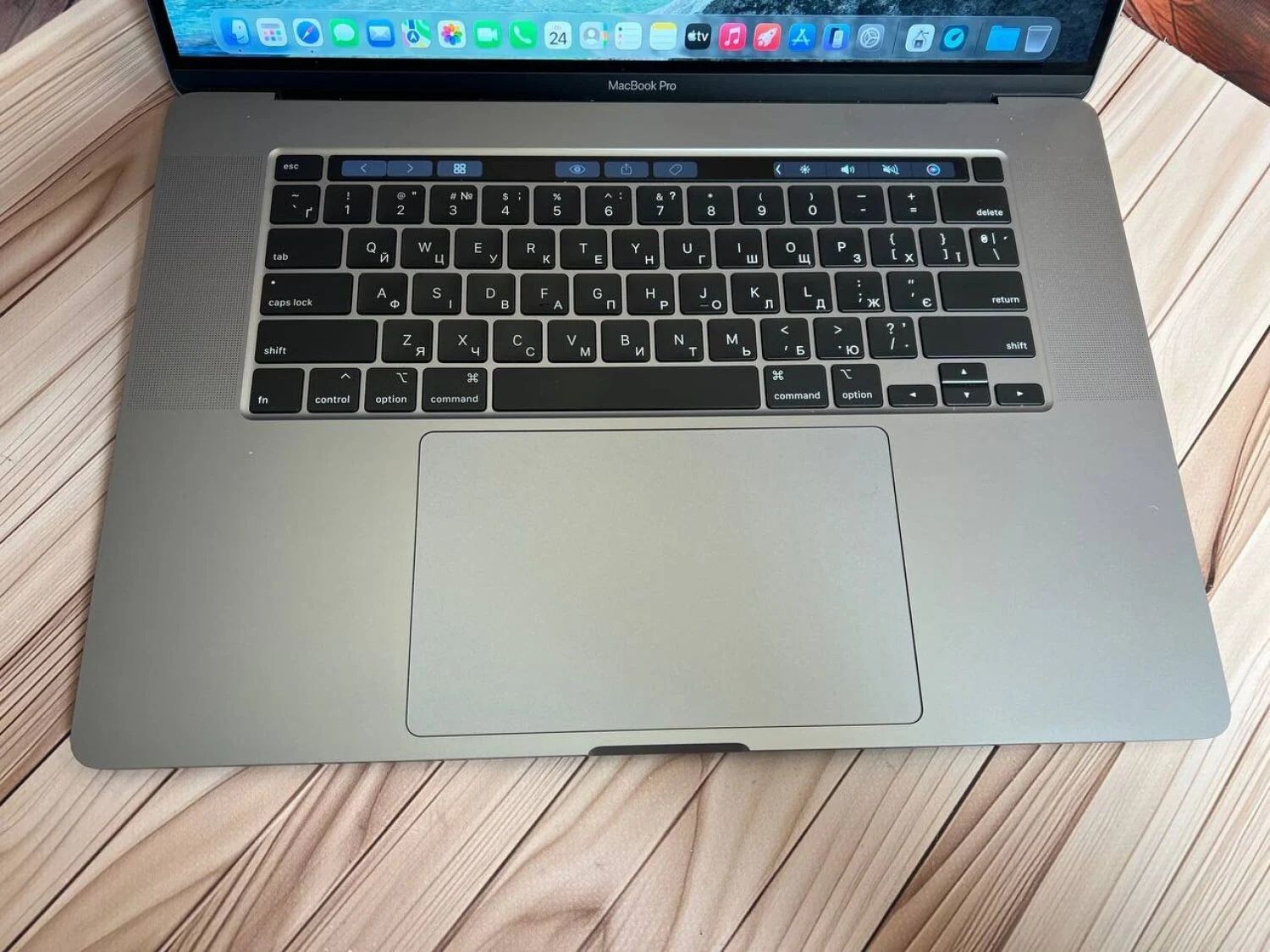 Apple MacBook Pro 16 2019 A2141 - фото фото фото 2