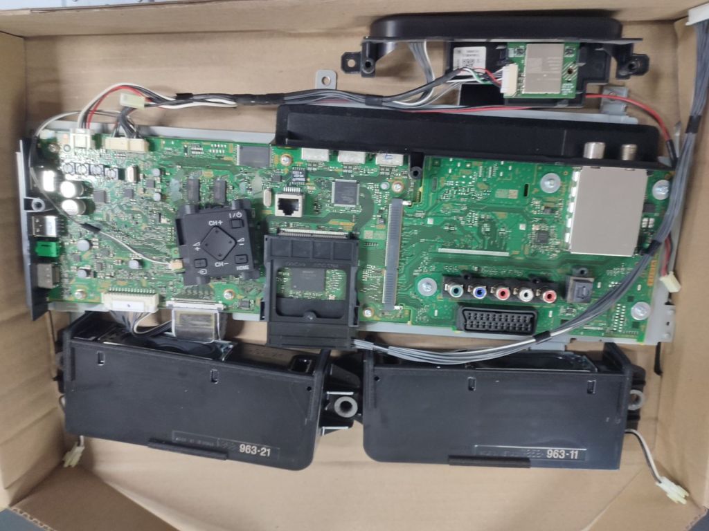 Sony KDL-40W705C - фото фото фото 0