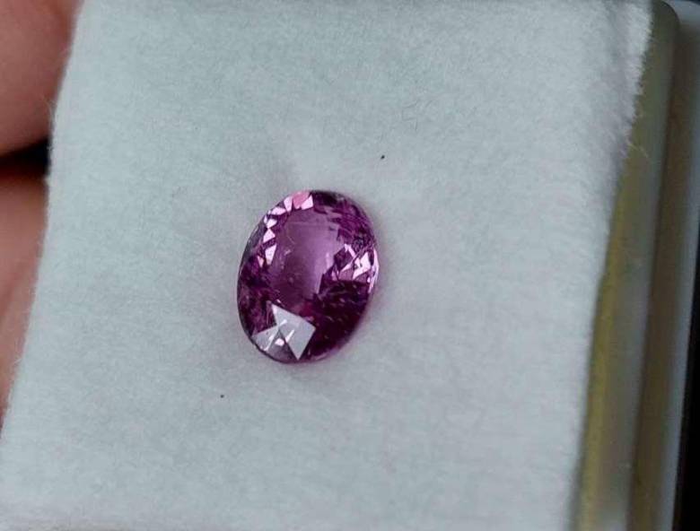 Спфир  1.45 CT.   7.7 x 5.9 x 3.6 mm. - фото фото фото 5