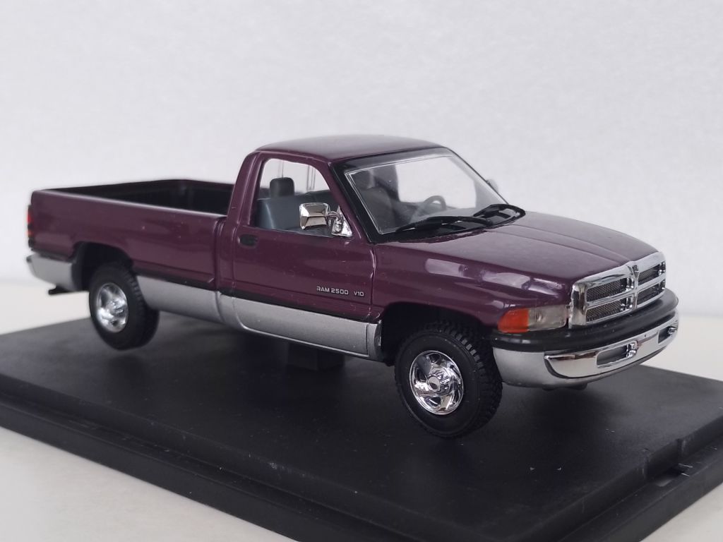 Dodge RAM 2500. UH Universal Hobbies  -3893- - фото фото фото 6