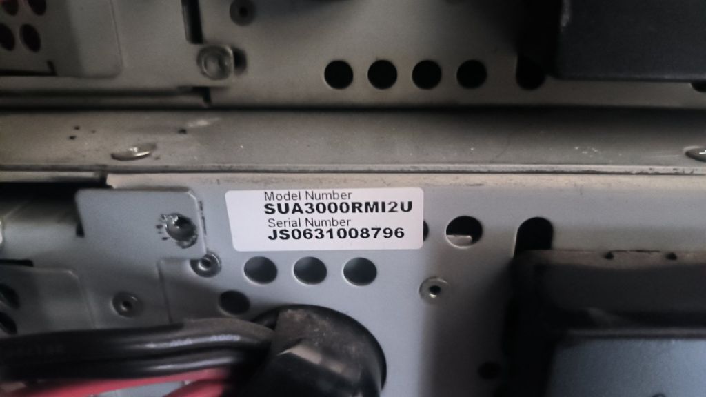 Безперебійник ДБЖ APC Smart-UPS 3000  (SUA3000RMI2U) - фото фото фото 4