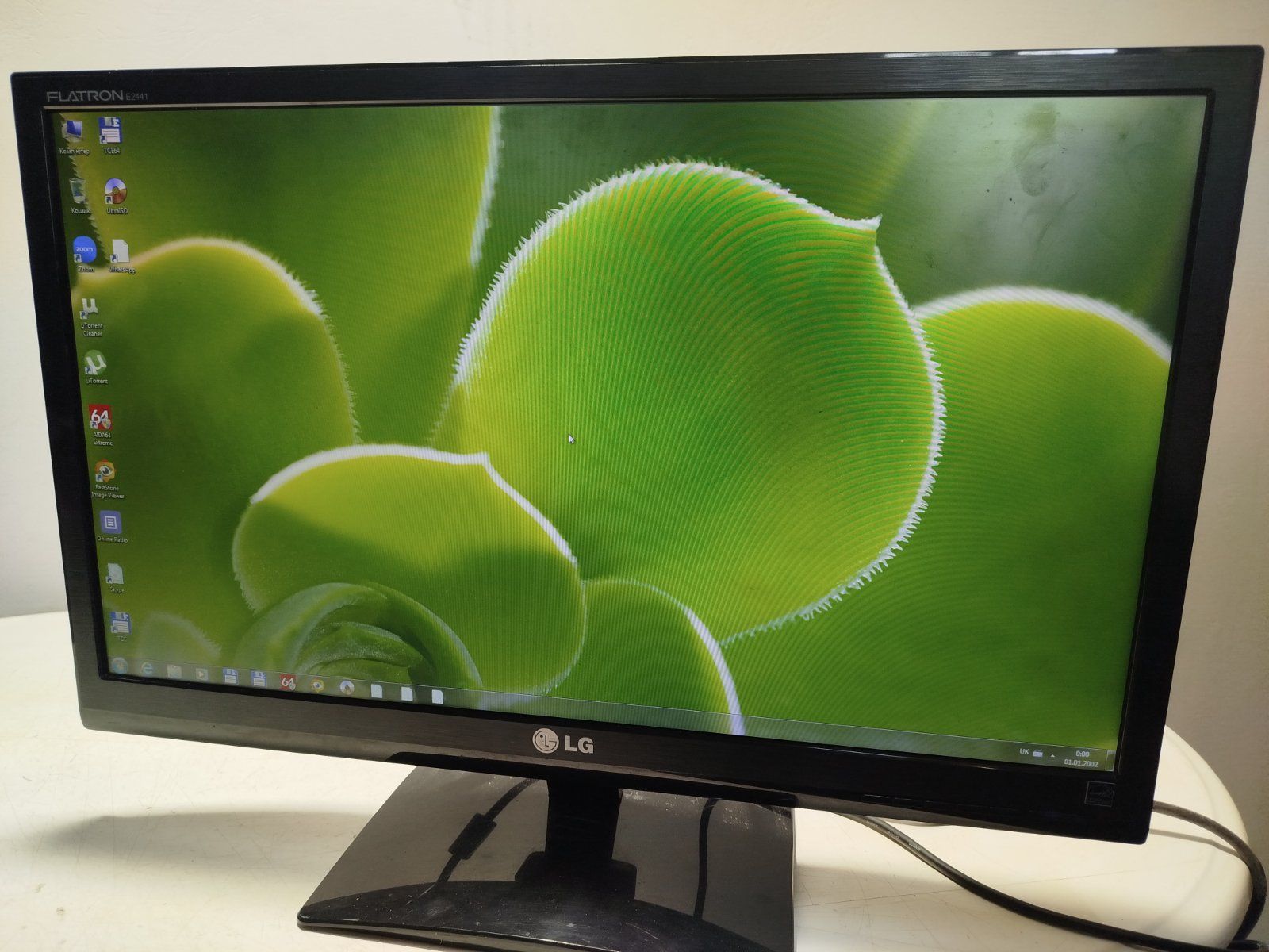Монітор LG FLATRON 24 дюйми HDMI - фото фото фото 0