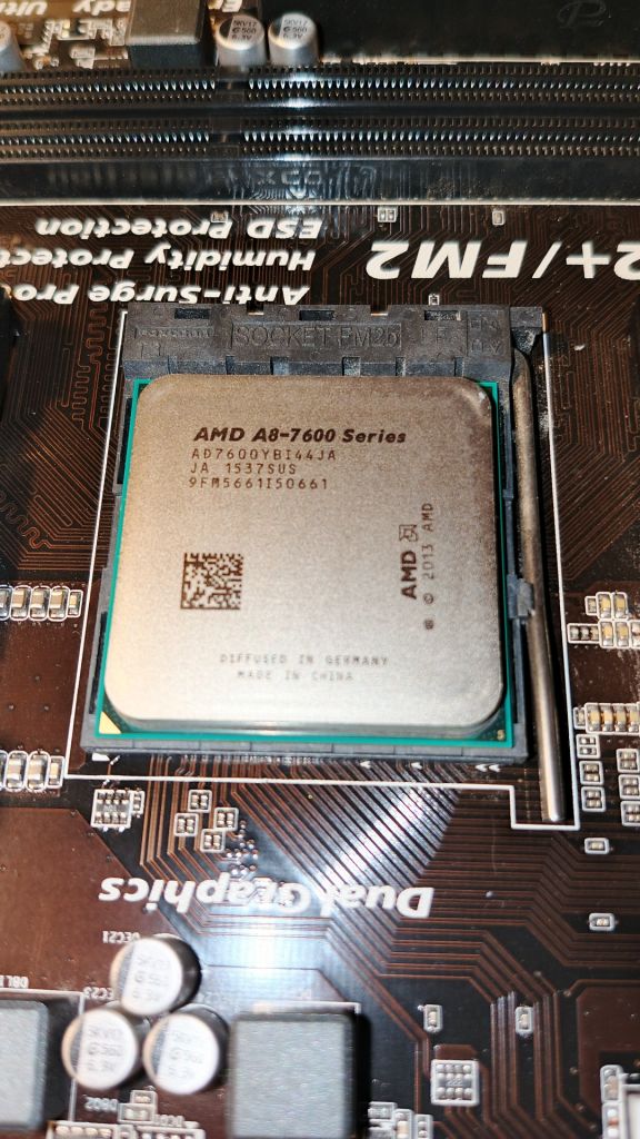 Процессор AMD A8-7600. 3.8 GHz.S-FM2+)    (Radeon R7 GPU) - фото фото фото 6