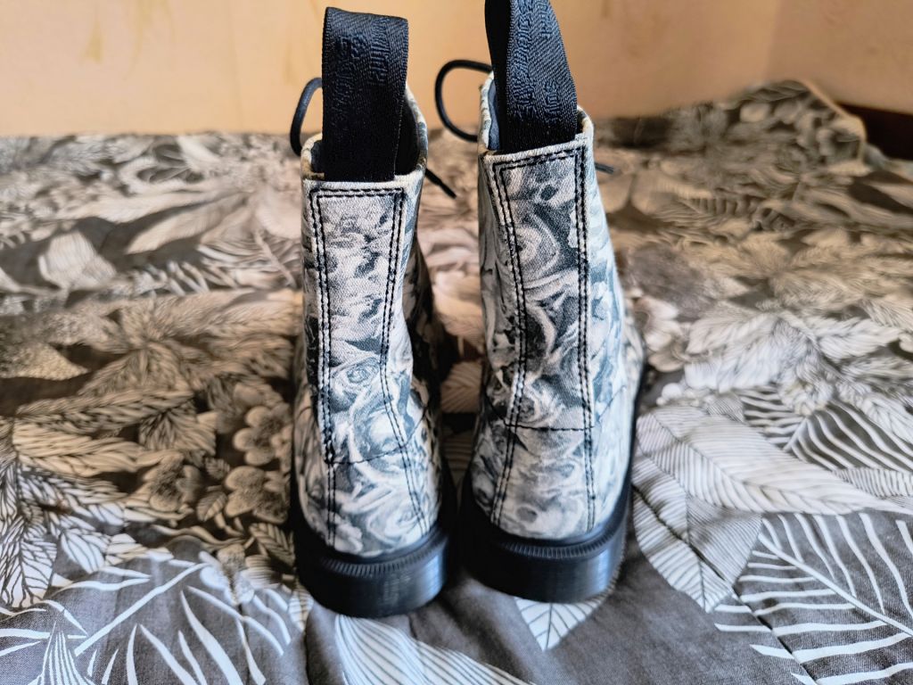 Черевики Dr.Martens Beckett Canvas Skull And Roses - фото фото фото 3