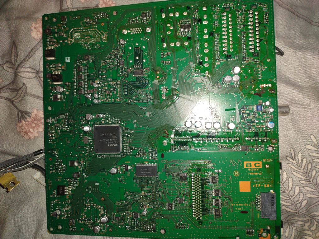 Розбор битого тв SONY KDL-32S3000 - фото фото фото 11