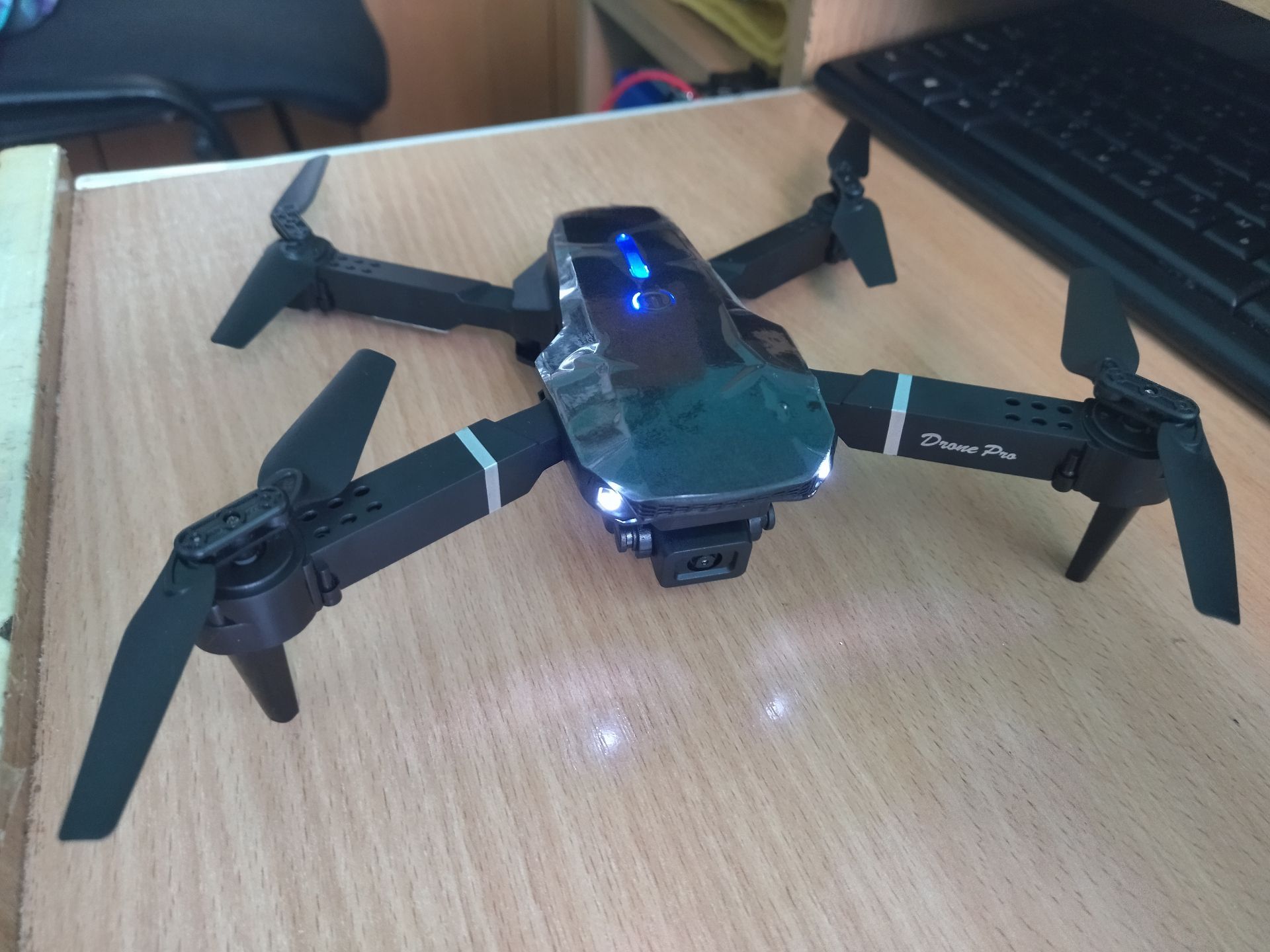 Дрон RC E88 Pro з 4K  камерою    (single), FPV, барометр, кейс. БЕЗ РЕЗЕРВУ! - фото фото фото 0