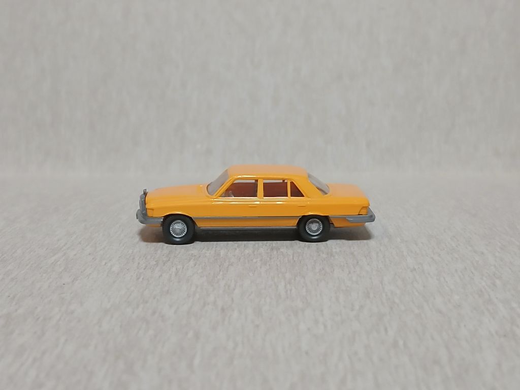 Автомобіль MB 450 SE. WIKING 1:87 H0  (11748/3). - фото фото фото 2
