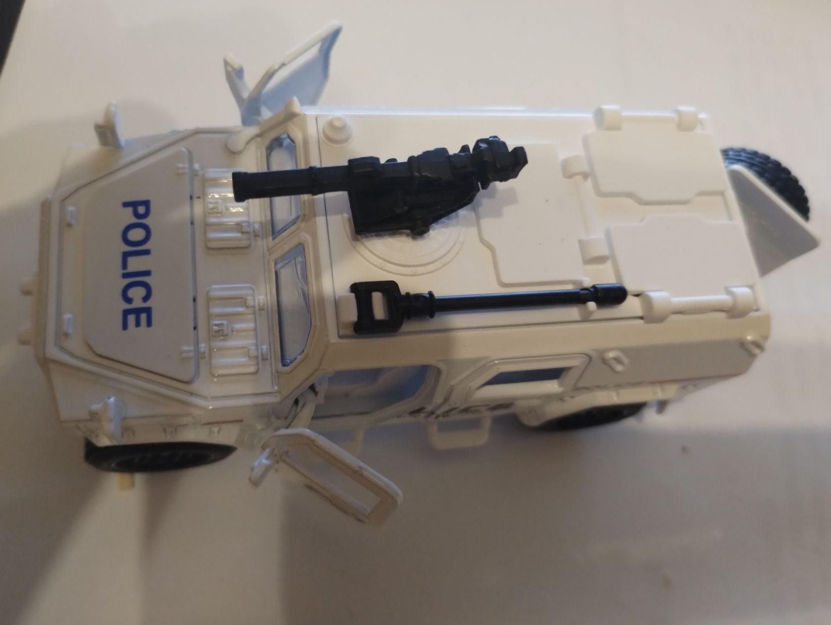 Іграшкова металева машинка, коллекция модель,бронеавтомобиля «Тигр» или китайского Sword-Toothed Tiger) - фото фото фото 3