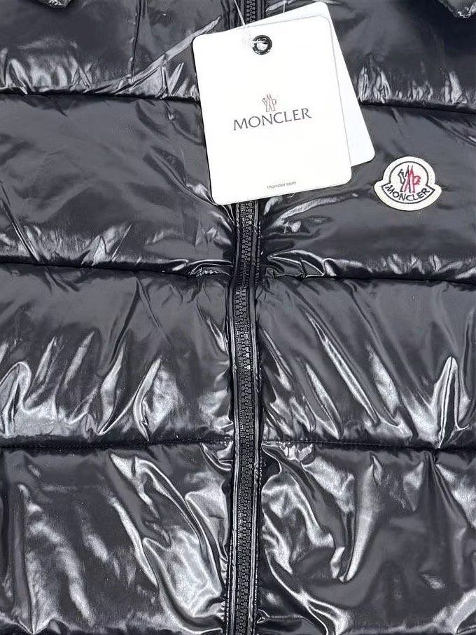 Жилетка чоловіча MONCLER Black глянц - фото фото фото 1