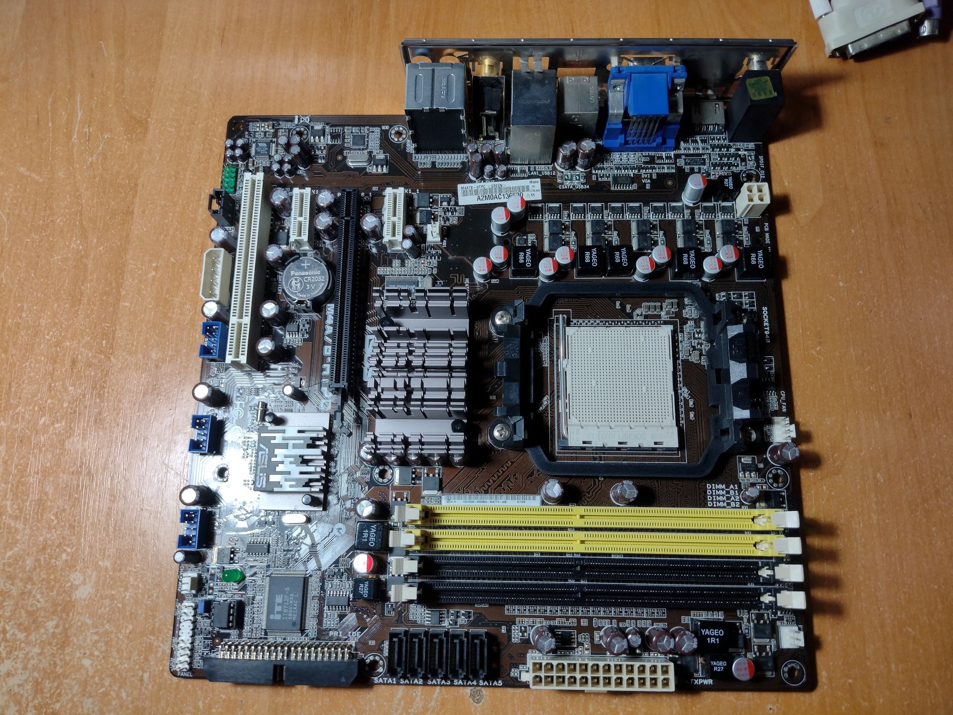 Материнская плата Asus M4A78-HTPC     (AM2+, AMD 780G, PCI-Ex16) - фото фото фото 0