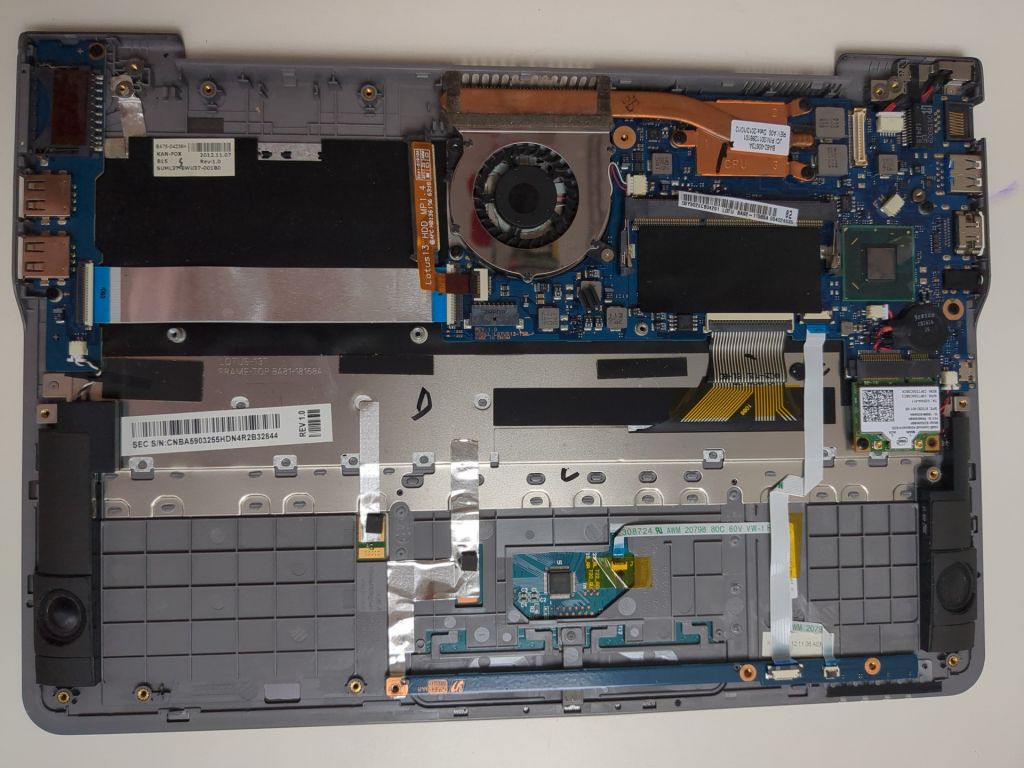 Запчастини деталі розбір ноутбука Samsung NP540U3C - фото фото фото 2