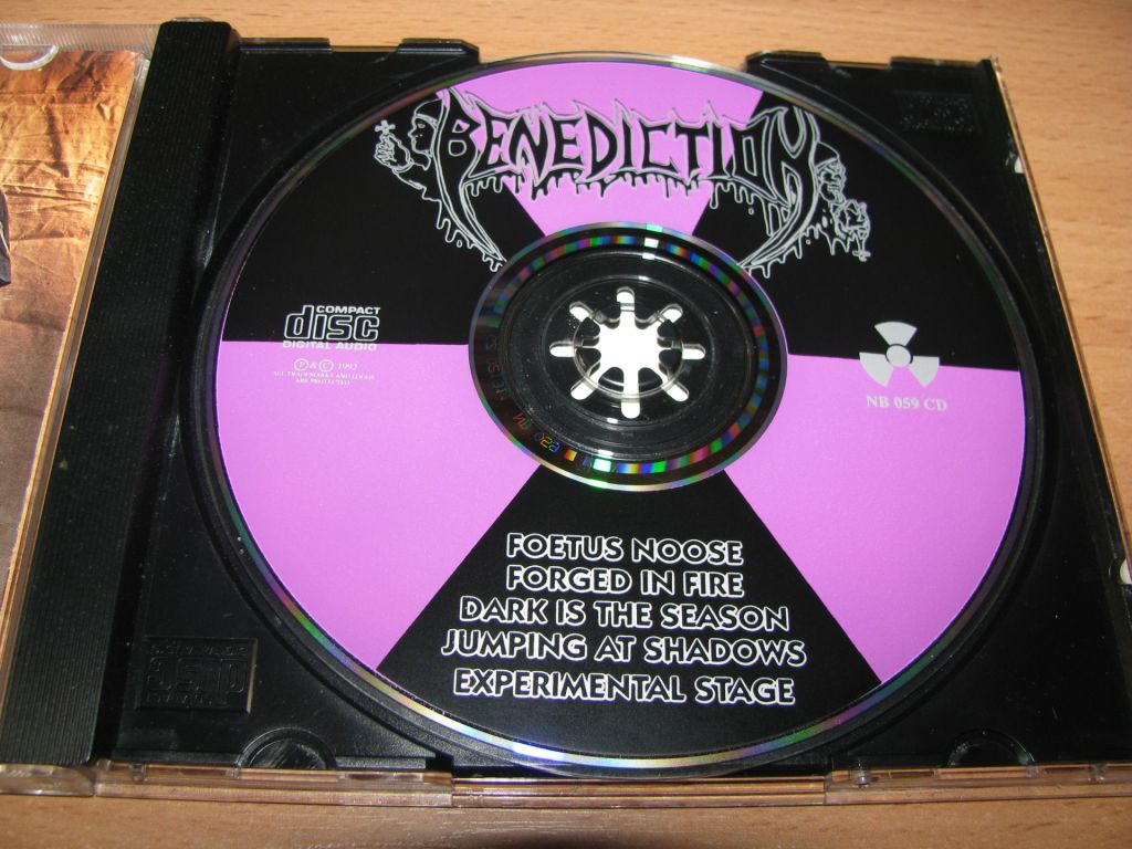 BENEDICTION - Dark Is The Season   (1992 Nuclear Blast 1st press) - фото фото фото 2