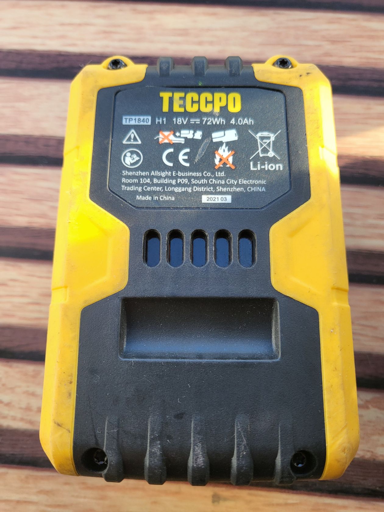 літій-іонний акумулятор бренду TECCPO ємністю 4.0 А·год і напругою 18 В - фото фото фото 4