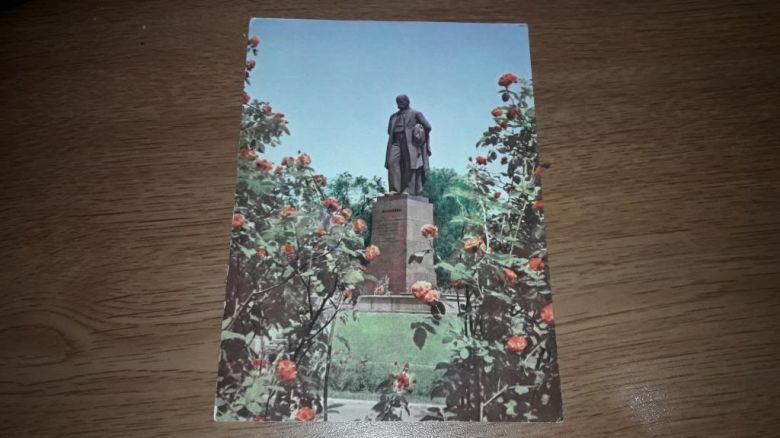 Открытка Памятник Шеченко , скульптора Манизера 1965 фото Минделя - фото фото фото 0