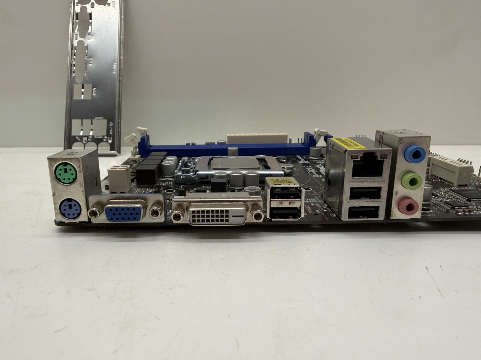 Материнська плата s1155 ASRock H61M-DGS   (Socket 1155,DDR3,б/у) - фото фото фото 1